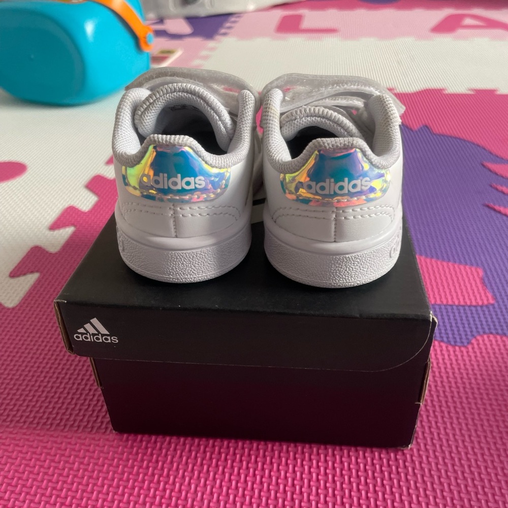 Adidas infant size 3 tennis shoe